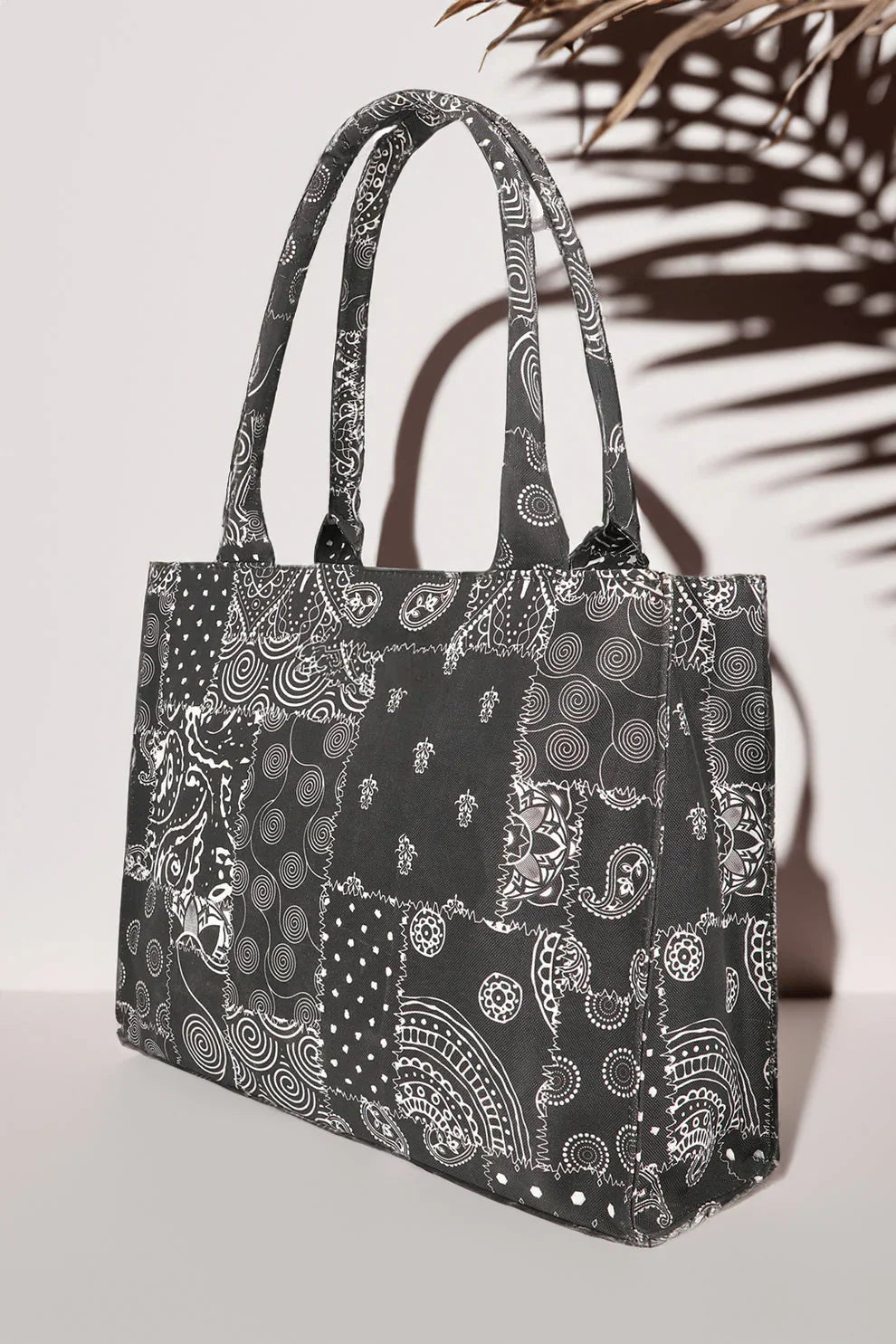 BLACK PETAL CANVAS