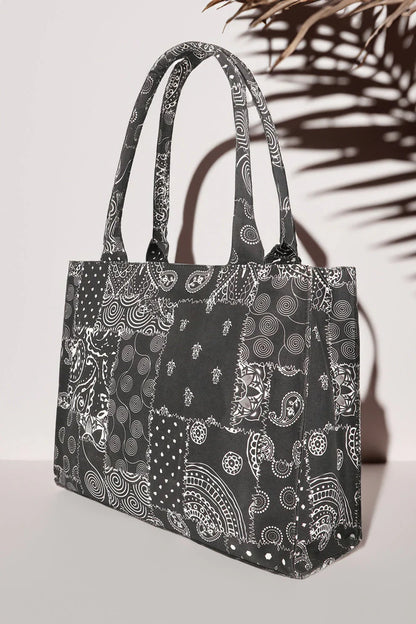BLACK PETAL CANVAS