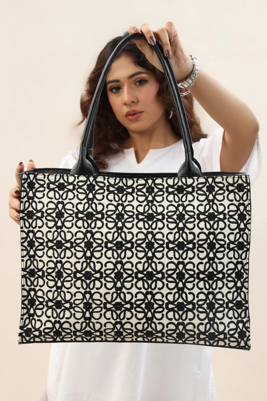 MONOCHROME CANVAS BAG