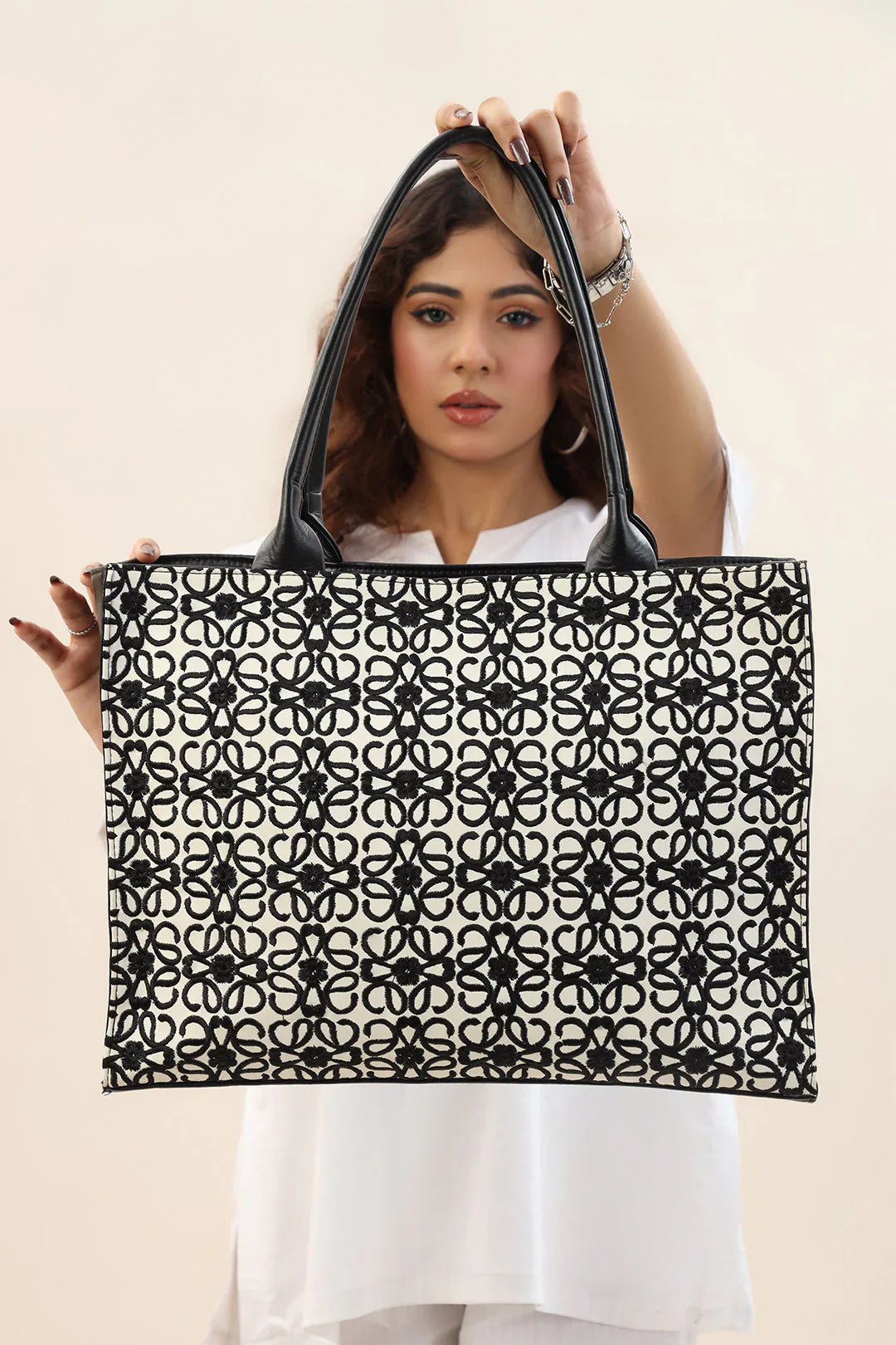 MONOCHROME CANVAS BAG